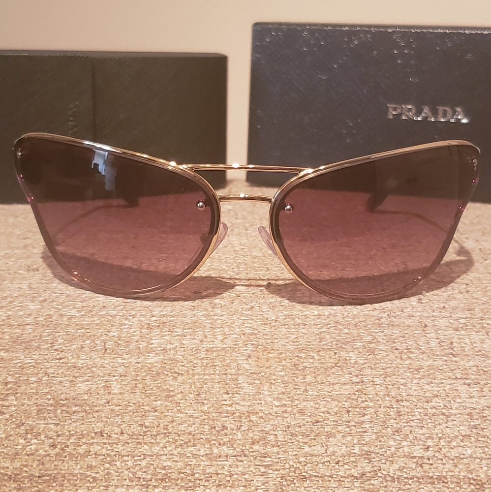 Prada Catwalk Sunglasses PR74VS (102) - Picture 4 of 15
